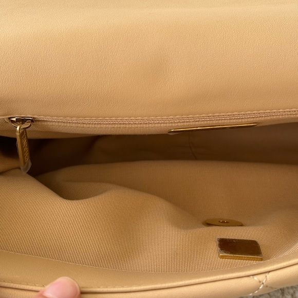Chanel 19 Large, Beige Lambskin With Gold Hardware - Picture 8 of 17